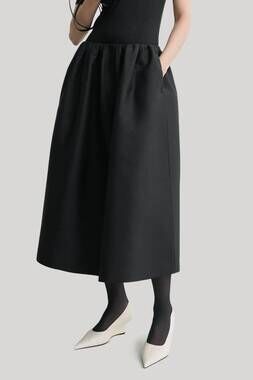 NEW TOTEME gathered evening skirt in black